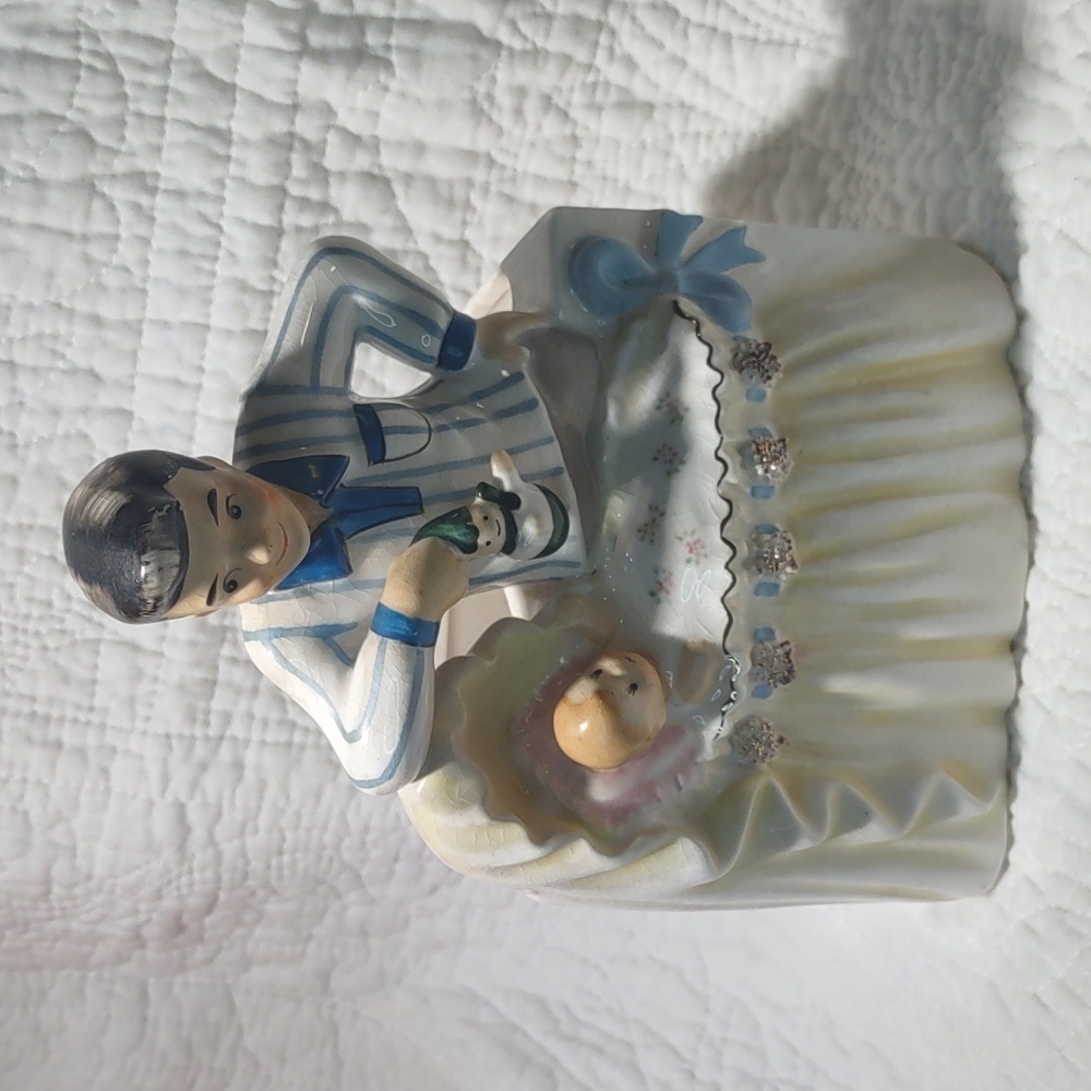 Rare Vintage 1957 Relpo Doting Dad Baby Bassinet Planter A782 Mid Century